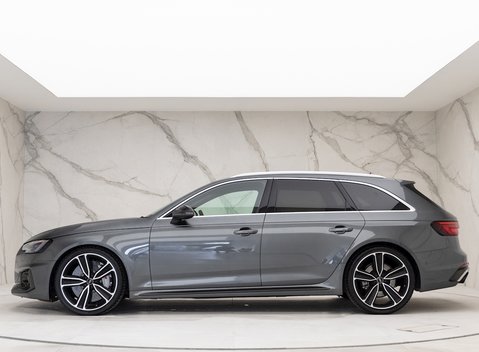 Audi RS4 Avant Carbon Edition 2