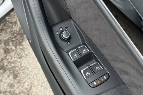 Audi Q3 TDI QUATTRO BLACK EDITION - PAN ROOF - 20 INCH ALLOYS 38