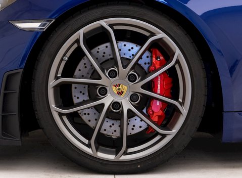 Porsche 718 Boxster Spyder 11