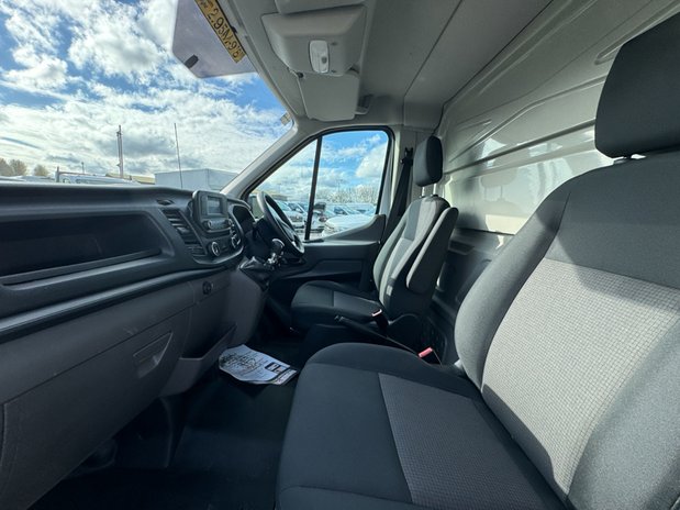 Ford Transit Luton Low Loader LWB L3 Low Floor 350 EURO 6 SELECT 13