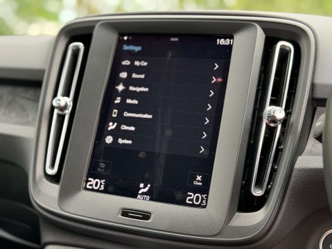 Volvo XC40 1.5 XC40 Momentum Core T2 5dr 38