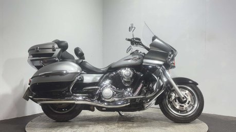 Kawasaki Vulcan 1700 VOYAGER 2010 40K NEW MOT SERVICED LARGE TOURER CRUISER BIKE 1