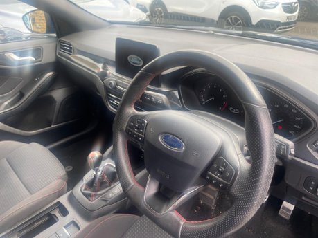 Ford Focus 1.0T EcoBoost ST-Line Euro 6 (s/s) 5dr 27