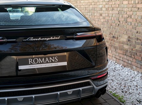 Lamborghini Urus 29