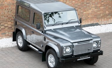 Land Rover Defender 90 TD XS Station Wagon 8