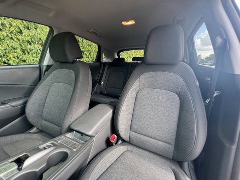 Hyundai KONA (Sold) 64kWh Premium SUV 5dr Electric Auto (10.5kW Charger) (204 ps) 8