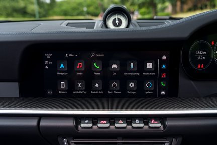 Porsche 911 TURBO S PDK 23