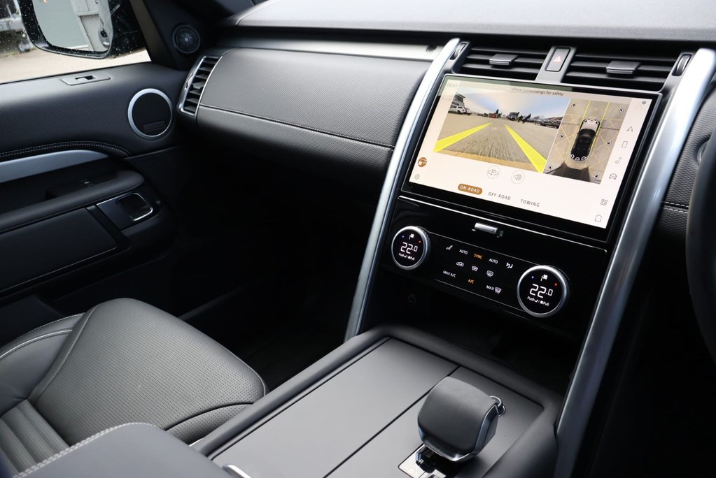 Land Rover Discovery BRAND NEW COMMERCIAL DYNAMIC HSE 22 inch wheels   20