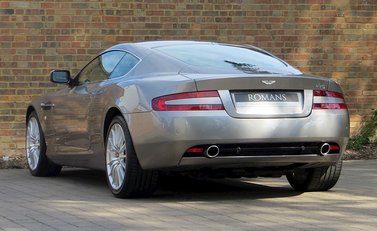 Aston Martin DB9 4
