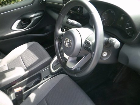 Toyota Yaris ICON FHEV ONLY 17,000 MILES FROM NEW 3