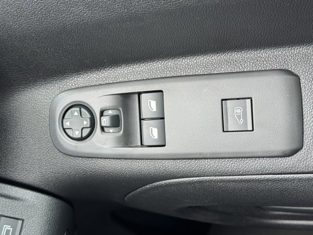 Peugeot Partner LWB L2H1 [SOLD SM] Low Roof Professional Air Con Sensors Tow Bar EURO 6 NO 23