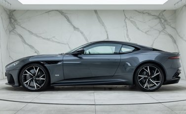 Aston Martin DBS Superleggera 8