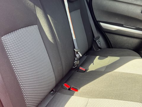 Suzuki Vitara SZ-T BOOSTERJET MHEV 39