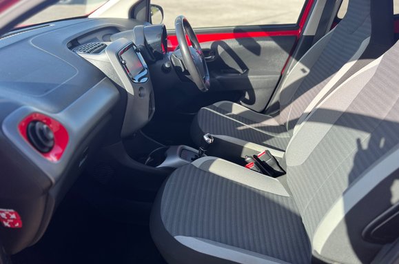 Toyota Aygo VVT-I X-TREND X-SHIFT 5 DOOR AUTO 24