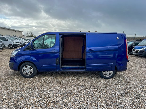 Ford Transit Custom LWB L2H1 290 Limited Air Con Cruise EURO 6 NO VAT 11
