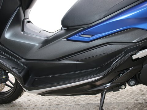 Honda Forza 350 NSS 350 A-R 27