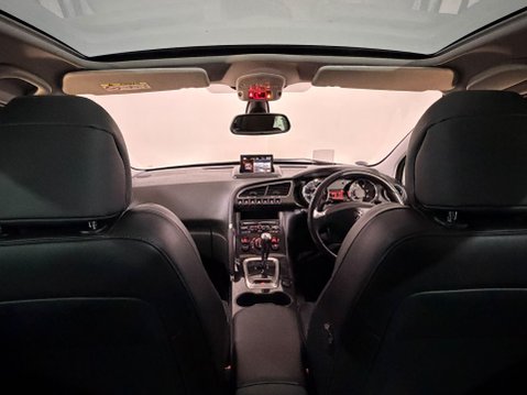 Peugeot 3008 E-HDI ALLURE 11
