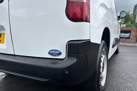 Vauxhall Combo L1H1 2300 100 ps Dynamic Panel Van - No VAT 19