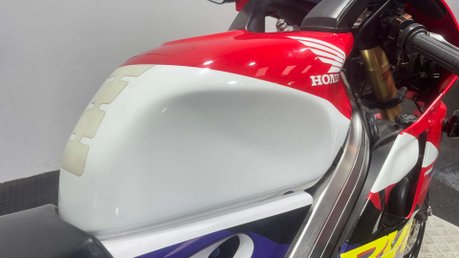 Honda RVF 2000 LATE REGISTERED GENUINE 8K CLASSIC 400CC SUPER SPORT 33