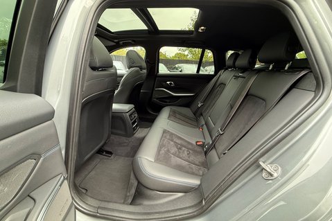 BMW 3 Series 330E M SPORT -VAT Q -DRIVING ASSISTANT PRO -PAN ROOF -H/K -M PRO PACK 18
