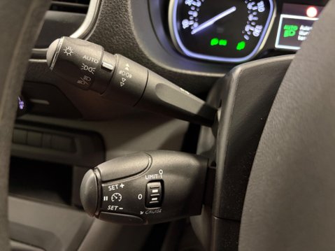 Peugeot Expert 2.0 BlueHDi 1400 Professional Plus Standard Panel Van MWB Euro 6 (s/s) 6dr 20