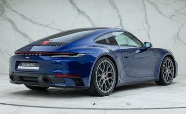 Porsche 911 Carrera 4S (992) 3