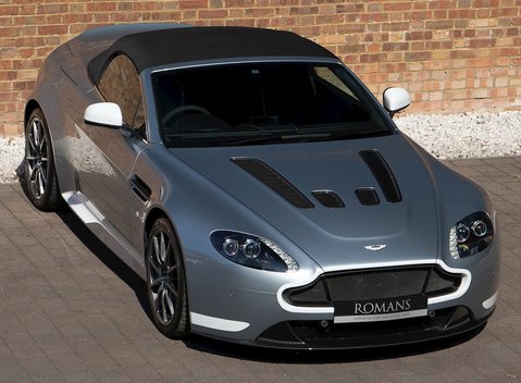 Aston Martin V12 Vantage S Roadster 9