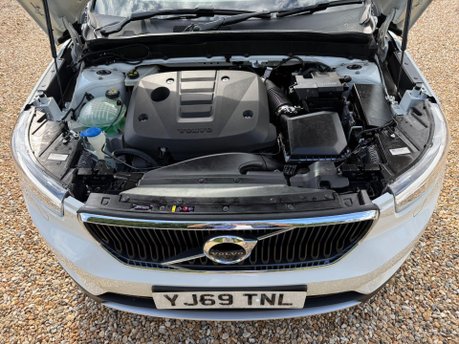 Volvo XC40 2.0 D3 Momentum Pro Auto Euro 6 (s/s) 5dr 15