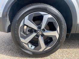 Nissan Qashqai 1.3 Qashqai N-Connecta DiG-T MHEV 5dr 15