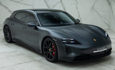 Porsche Taycan GTS SPORT TURISMO 11
