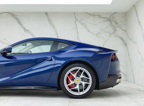 Ferrari 812 Superfast 31
