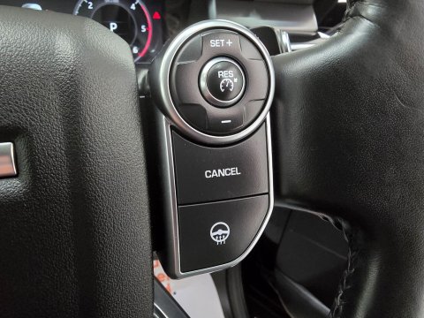 Land Rover Discovery 3.0 TD V6 HSE Luxury Auto 4WD Euro 6 (s/s) 5dr 47