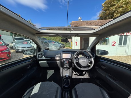 Toyota Aygo VVT-I X-PRESSION..X WAVE..CABRIOLET..LIMITED EDITION.. 8 SERVICES..£20 TAX 