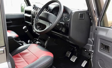 Land Rover 90 Adventure 28