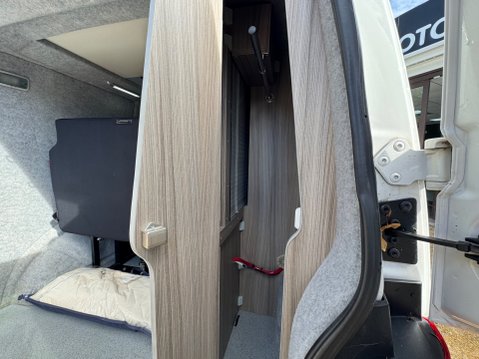 Volkswagen Transporter VW T6 FUNKY DUBZ 4 BERTH POP TOP 28