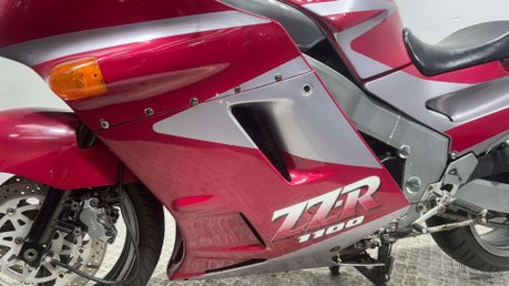 Kawasaki ZZR 1990 33K SPORTS TOURER CLASSIC 1100CC PROJECT BIKE SPARES OR REPAIR 10