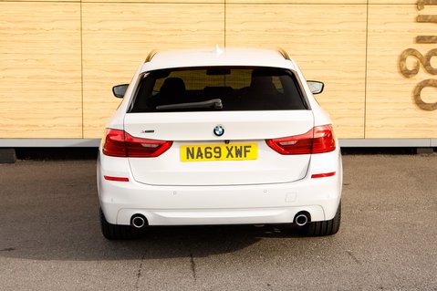 BMW 5 Series 520D XDRIVE SE TOURING 6