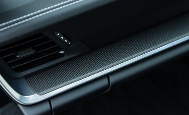 Porsche 911 Carrera 4S (992) 22