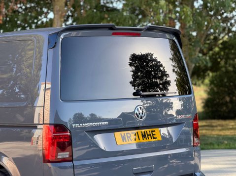 Volkswagen Transporter 2.0 Transporter T32 Sportline Black Edition TDI Semi-Auto 21