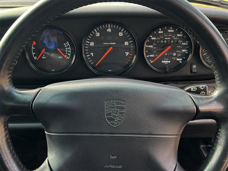 Porsche 911 CARRERA 4 49