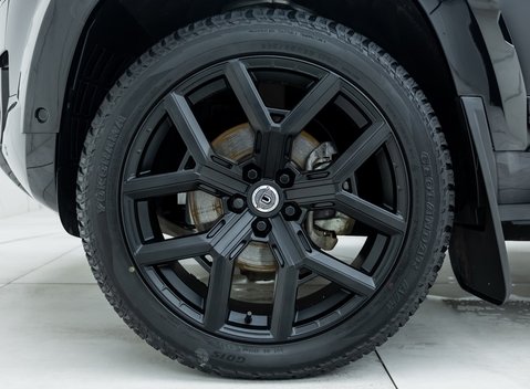 Land Rover Defender 90 D250 X-Dynamic SE URBAN 26