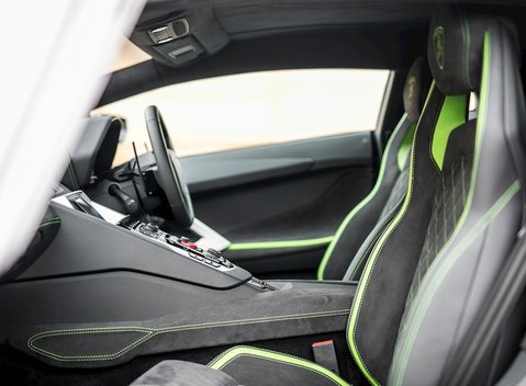 Lamborghini Aventador S 13