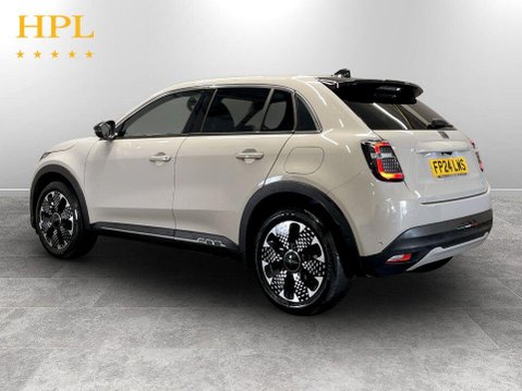 Fiat 600e 54kWh La Prima SUV 5dr Electric Auto (156 ps) Sat Nav 5