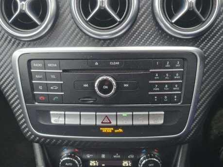 Mercedes-Benz A Class 2.1 A200d AMG Line (Premium) Hatchback 5dr Diesel 7G-DCT Euro 6 (s/s) (136  35