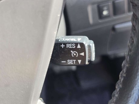 Toyota Alphard Auto+Petrol+7Seats 24
