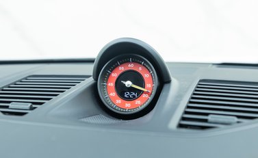 Porsche 911 GT3 TOURING (992) 16