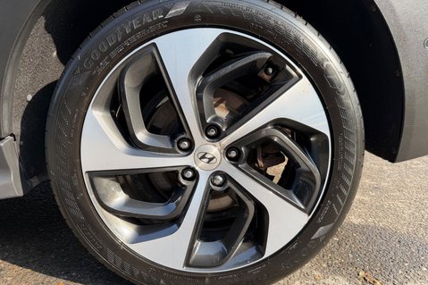 Hyundai TUCSON CRDI PREMIUM SE - 2 OWNERS - 10 HYUNDAI SERVICES  63