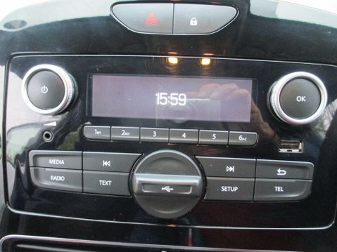 Renault Clio 0.9 TCe Play Euro 6 (s/s) 5dr 16