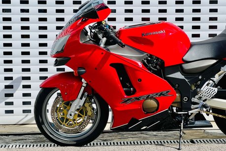 Kawasaki ZX ZX12-R 24