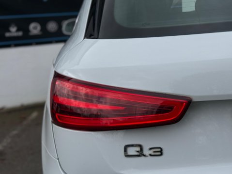 Audi Q3 2.0 TDI S line S Tronic quattro Euro 5 (s/s) 5dr 39